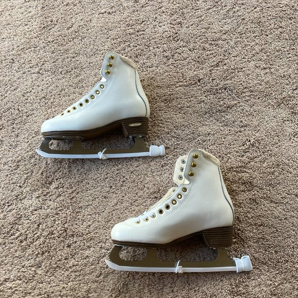 Lake Placid Alpine 900 Traditional Figure Skates - Picture 4 of 8